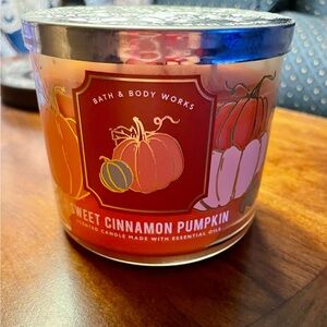Bath & Body Works Sweet Cinnamon Pumpkin Candle - Red and Orange